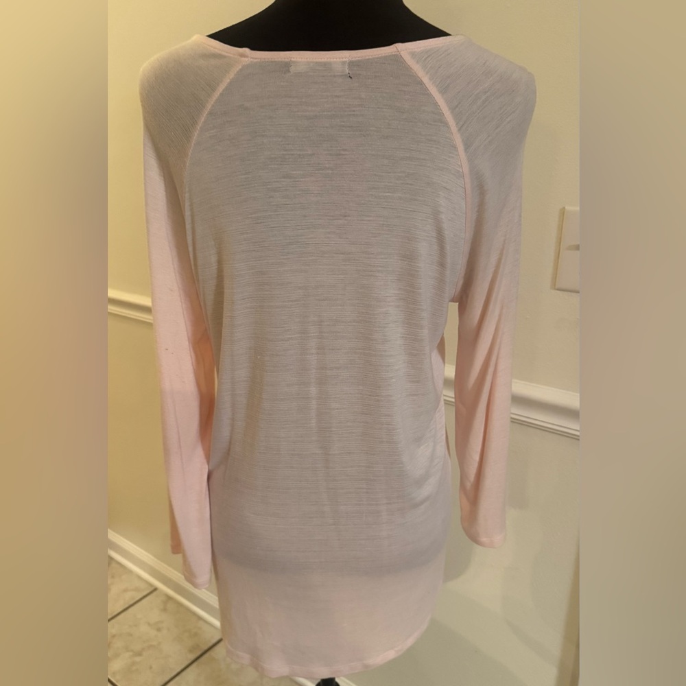 Gap Light Pink Sheer Long Sleeve V-Neck Top – Effortless Everyday Chic (S) - Picture 3 of 4